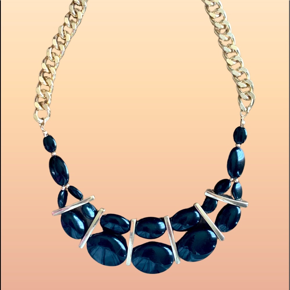 NWT CHARMING CHARLIE STATEMENT NECKLACE
